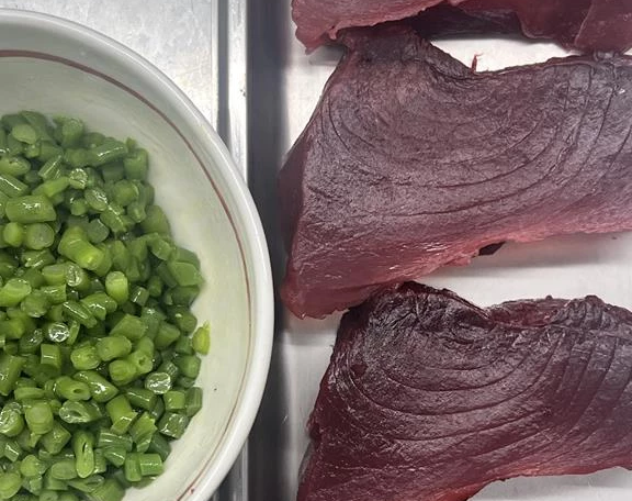 Piatto di pesce frollato preparato dal ristorante Dosa
